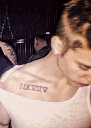 justin bieber ennesimo tatuaggio sul petto foto vita da justin bieber ennesimo tatuaggio sul petto foto vita da