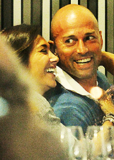 Stefano Bettarini e Ilenia Iacono a cena a Roma con alcuni amici: le foto