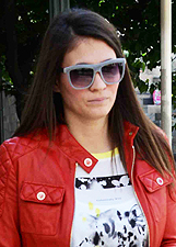 Carolina Marcialis in forma passeggia a Milano: le foto