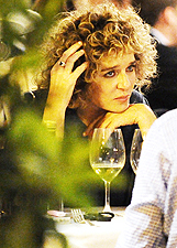 Riccardo Scamarcio e Valeria Golino a cena Dal Bolognese a Roma: le foto