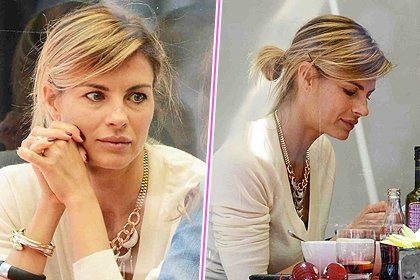 Martina Colombari a pranzo con un'amica sceglie l'insalatina: le foto