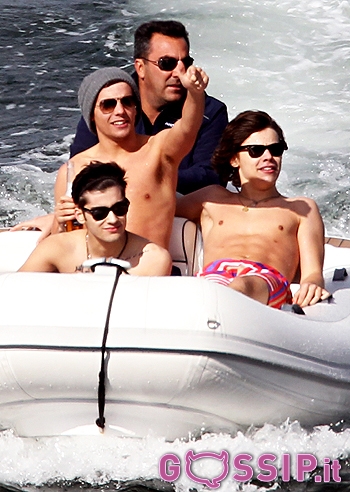  Direction Gossip on One Direction Si Rilassano In Costume A Largo Di Sidney  Foto   Foto