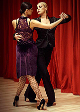 Alessandra e Rosita Celentano alle prese con il tango: foto