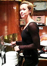Federica Pellegrini, peccato di gola con accanto Magnini: le foto