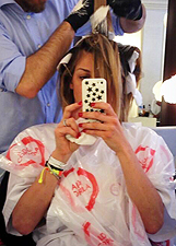 Gaia Lucariello dal parrucchiere per rinfrescare il look: foto