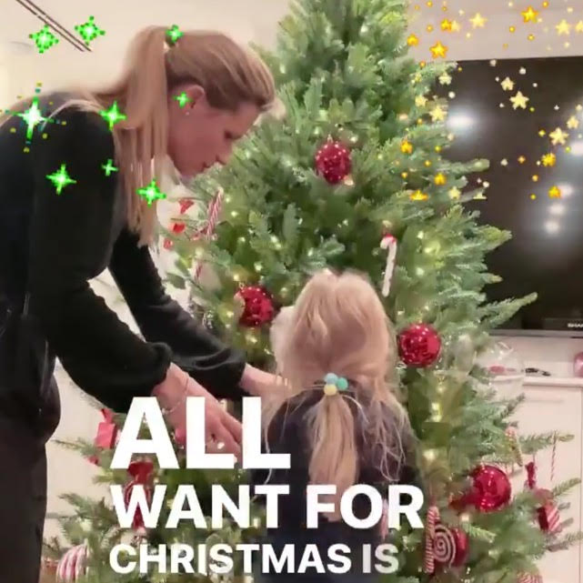 Michelle Hunziker ha già fatto l’albero di Natale: 'A noi piace così’