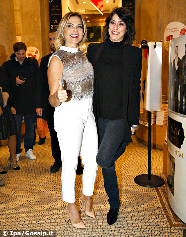 Simona Ventura con Elisa Isoardi e Paola Perego alla presentazione del suo libro: foto