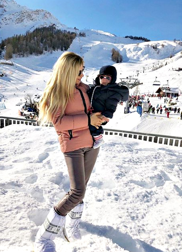 La showgirl e il figlio sono in vacanza sul Monte Bianco