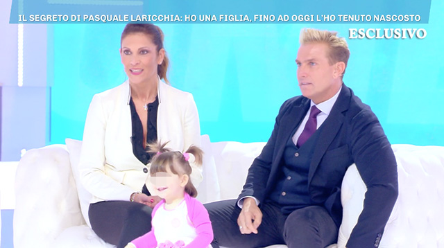 Pasquale Laricchia presenta la figlia in tv: con l'ex gieffino anche la compagna Loredana