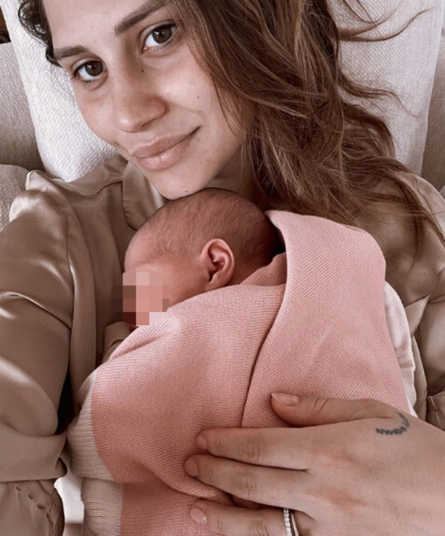 Beatrice Valli, neo mamma tris, è già pronta per il quarto figlio