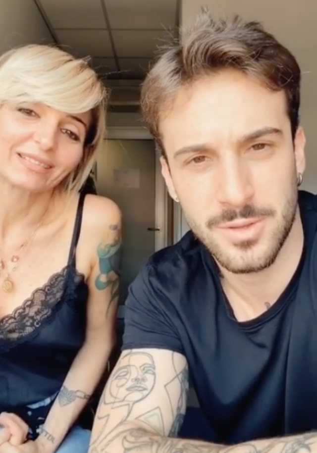 Veronica Peparini, 49 anni, e Andreas Muller, 24, hanno annunciato l'uscita del loro libro, 'L'amore non è un numero'