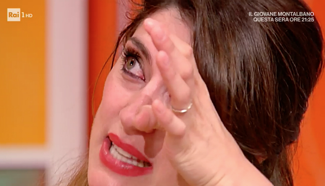 Elisa Isoardi in lacrime: parla in diretta del difficile addio a 'La Prova del Cuoco'