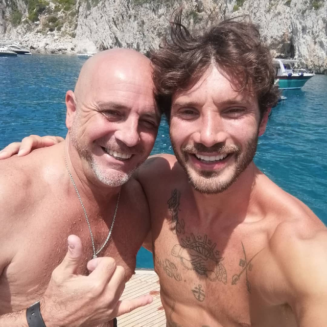 Stefano quest'anno sta trascorrendo l'estate in Campania, ed in particolare tra Napoli e Capri