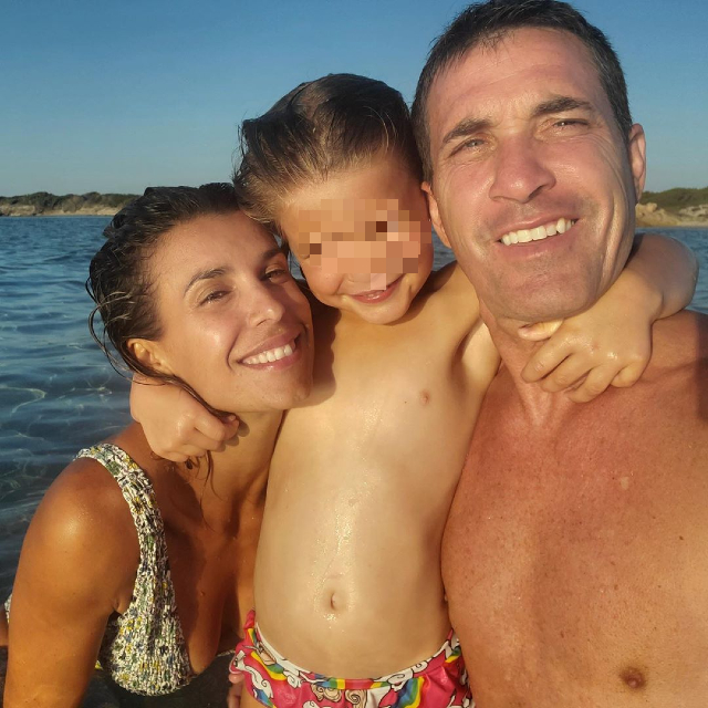 Elisabetta Canalis e il marito Brian Perri si ricongiungono in Italia: vacanze in famiglia