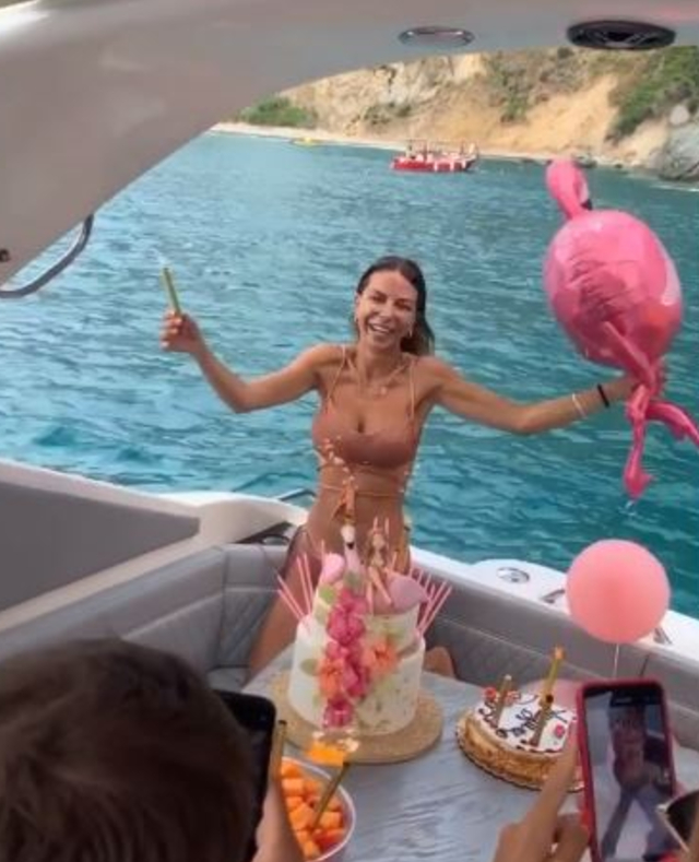 Sabrina Ghio, super party in yacht per i 35 anni: foto