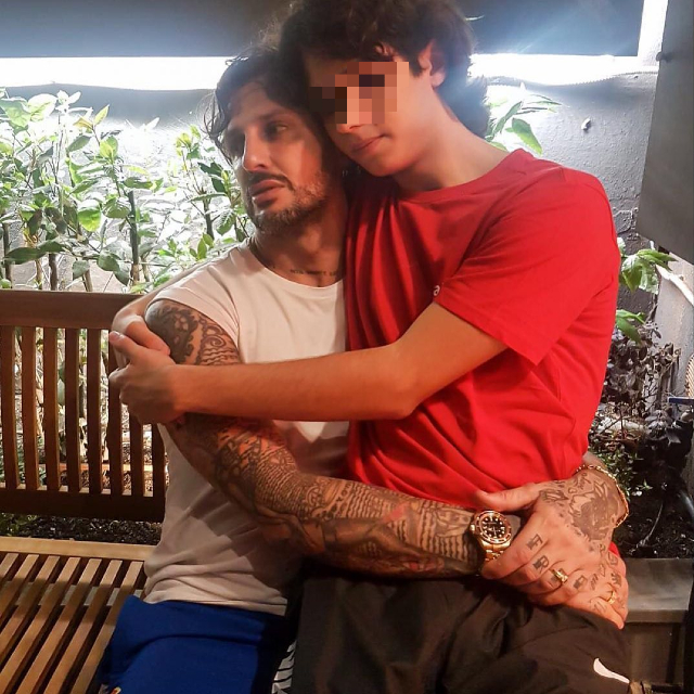 Fabrizio Corona, 46 anni, con il figlio Carlos Maria, 17 (18 il prossimo 8 agosto)