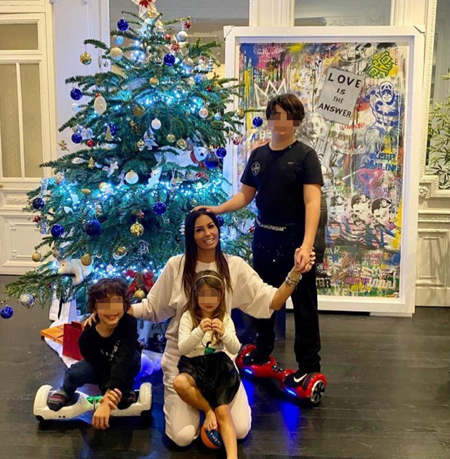 Elisabetta Gregoraci, Natale in famiglia con figlio, sorella e nipotini