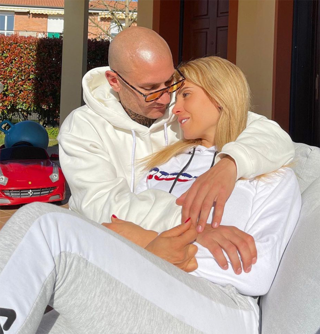 Paola Caruso, 35 anni, abbraccia il nuovo fidanzato Dario Socci, 32