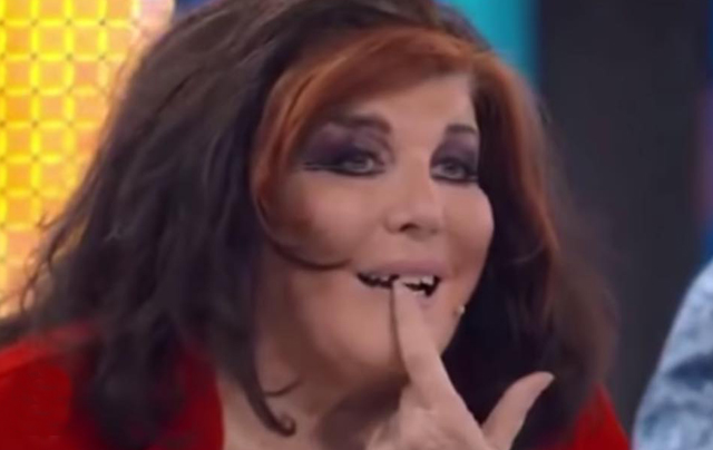 Patrizia De Blanck, 80 anni, in tv ad 'Avanti un altro! Pure di sera' senza un dente: spiega cosa è successo