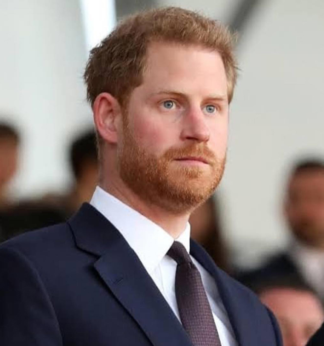 Il Principe Harry, 36 anni, è rientrato in Inghilterra per qualche giorno per partecipare al funerale del nonno Filippo: potrà beneficiare di una deroga all'obbligo di quarantena per prendere parte alle esequie