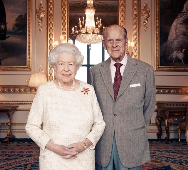 La Regina Elisabetta, 94 anni, con il defunto marito Filippo, morto a 99 anni lo scorso 9 aprile