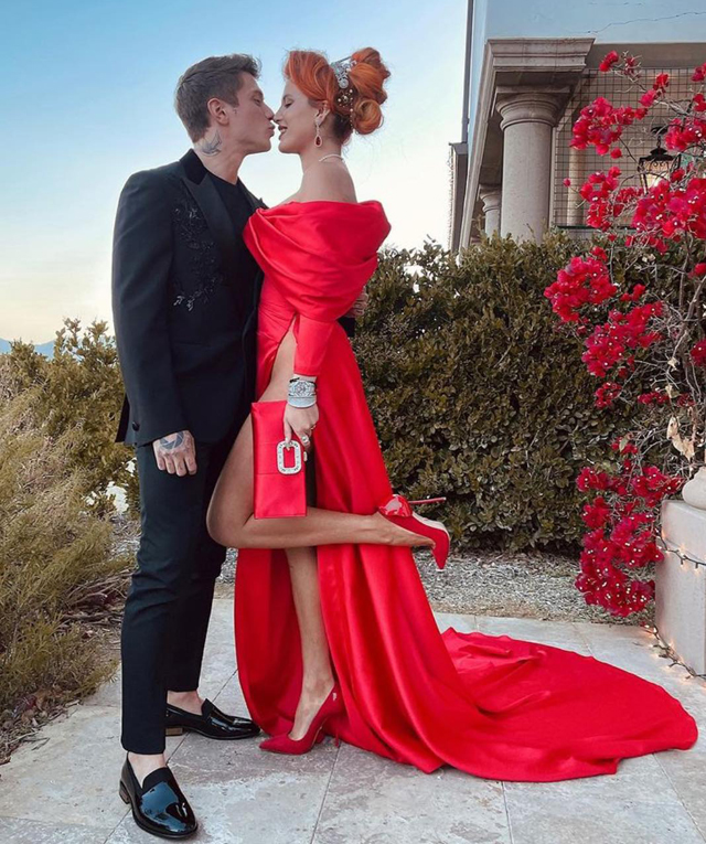 Benjamin Mascolo e Bella Thorne organizzano un party di fidanzamento: le foto