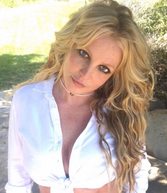 Britney Spears, 39 anni, si è scusata con i suoi fan per aver finto di stare bene sui social, anche se non era affatto felice e serena