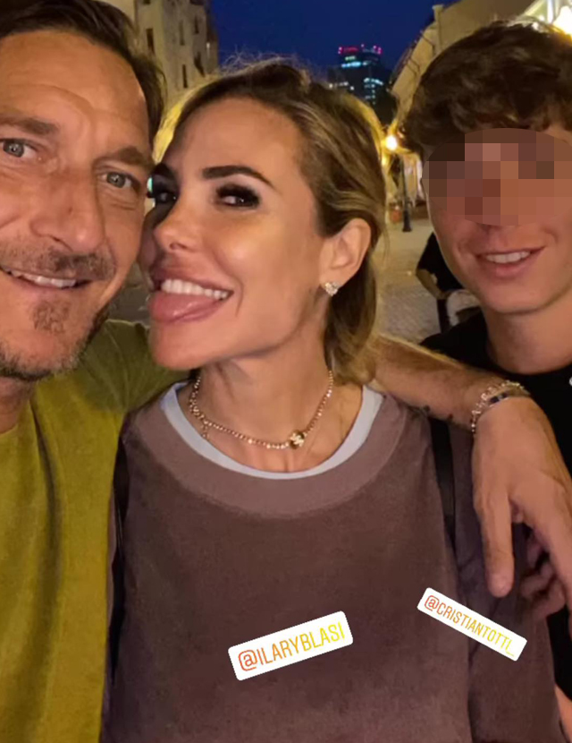 Ilary Blasi And Francesco Totti Fly To Russia With Their Children This Is What City They Are In