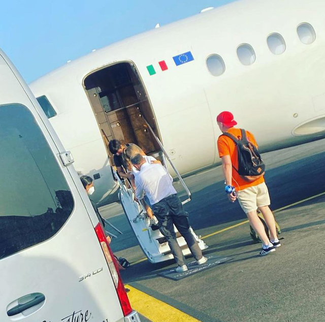 Sonia Bruganelli e le critiche per l’aereo privato: 'Rende la vita più facile a mia figlia’