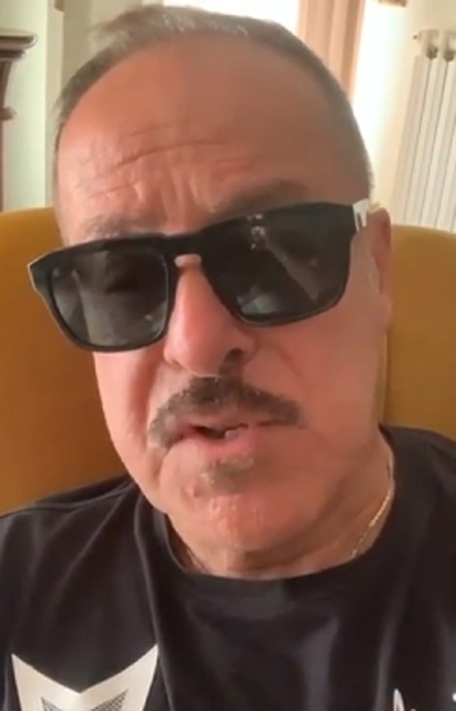 Massimo Lopez, 69 anni, annuncia la scomparsa del fratello maggiore Giorgio con un video social