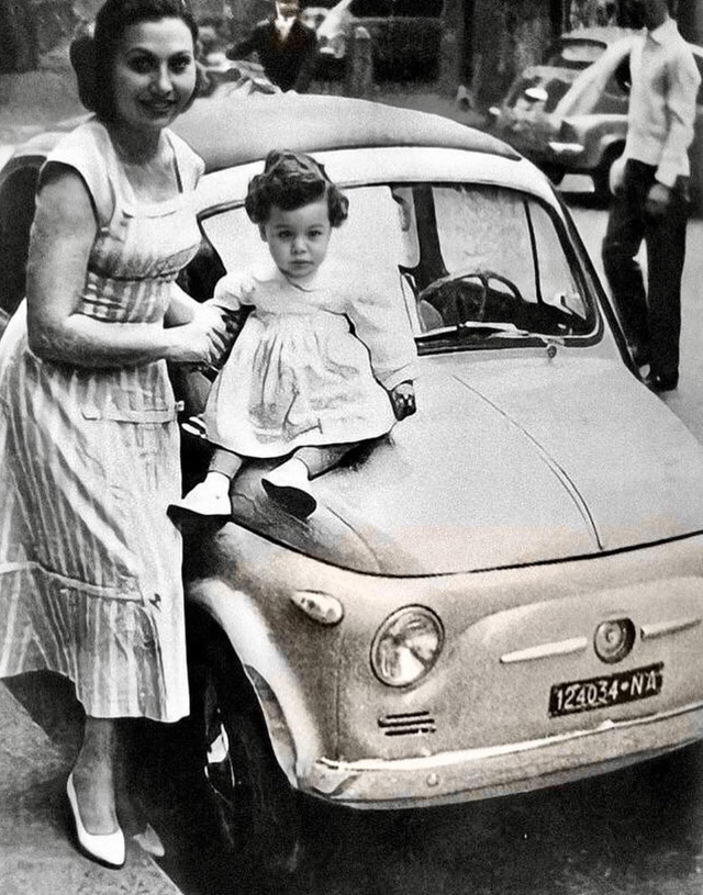 Barbara d'Urso insieme alla mamma Vera Pantimalli, morta quando lei aveva solamente 11 anni