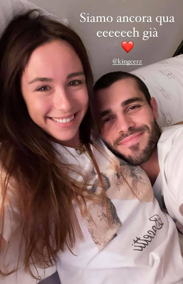 Aurora Ramazzotti, 24 anni, ha condiviso questa foto con il fidanzato Goffredo Cerza per smentire la fine della loro relazione