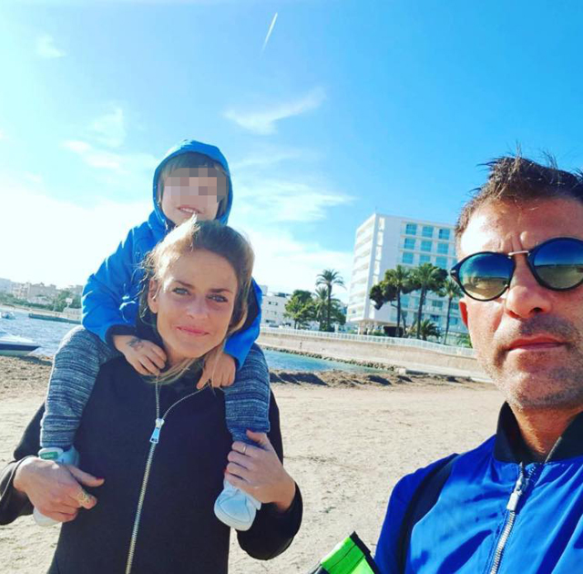 Simone Montedoro, 48 anni, a Ibiza, dove vive, insieme alla compagna Lara e al figlio Matteo