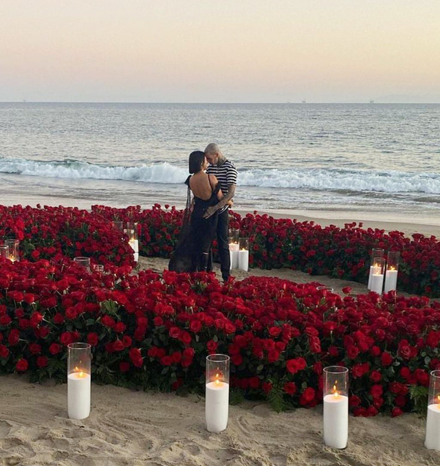 Kourtney Kardashian, 42 anni, riceve la proposta di nozze di Travis Barker, 45, che ha voluto fare le cose in grande