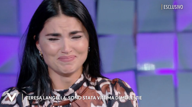 Teresa Langella piange disperata in tv per le molestie subite dal chirurgo plastico
