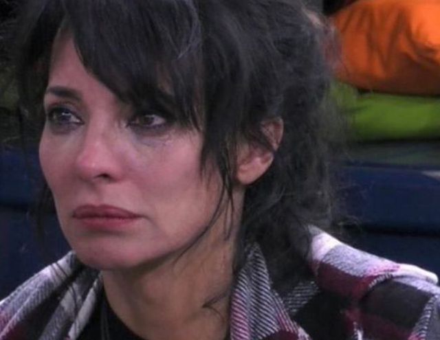 Miriana Trevisan, 49 anni, in lacrime dopo aver ricevuto la notizia della morte dell'amato zio