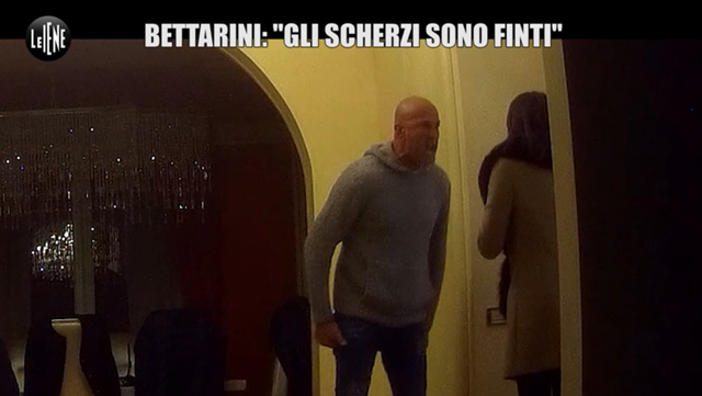 Stefano Bettarini sbatte fuori da casa la fidanzata Nicoletta Larini: 'Vai via, non ti voglio più vedere'
