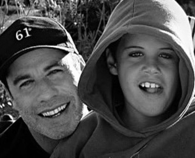 John Travolta, 68 anni, insieme al figlio Jett, che ne avrebbe compiuti 30 il 13 aprile scorso