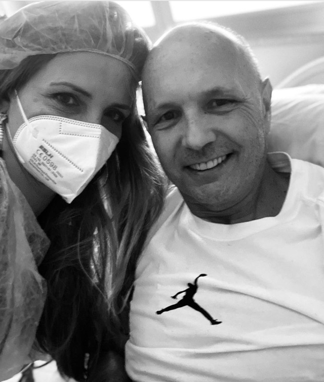 Sinisa Mihajlovic ancora in ospedale per la leucemia, la moglie lo va a trovare: foto
