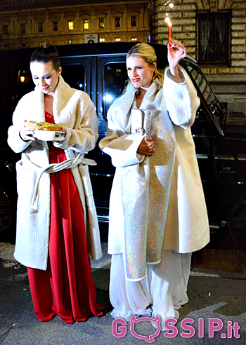 Michelle e Aurora con lo stesso cappotto