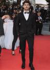 Andrea Damante sul red carpet a Cannes da single, Giulia De Lellis a casa in lingerie