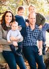 Kate Middleton e il principe Wiliam con i figli: per la prima volta nella nuova foto si vede bene il volto di Louis