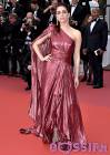 Miriam Leone splendida con l’abito monospalla Gucci a Cannes 2019