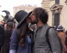 Giorgia Palmas e Vittorio Brumotti belli e innamorati alle sfilate