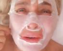 Mara Venier, maschera di bellezza con sorpresa