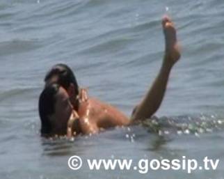 Paparazzata Esclusiva: Pierelli a mare col nuovo amore