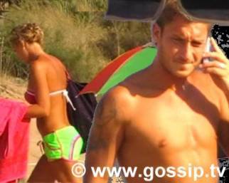 Paparazzata Esclusiva: Totti e Blasi al mare
