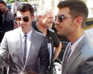 Joe Jonas, fan in delirio