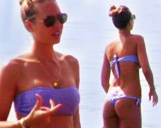 Ilary Blasi, relax al mare senza Totti