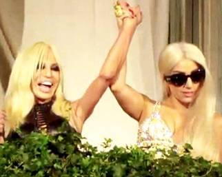 Lady Gaga e Donatela Versace, come due sorelle